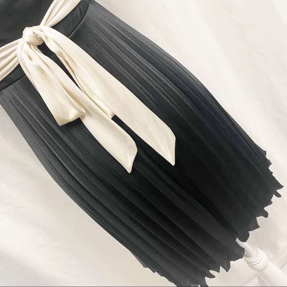 Speechless Black & White Backless Knee Length Formal Dress - Picture 7 of 11